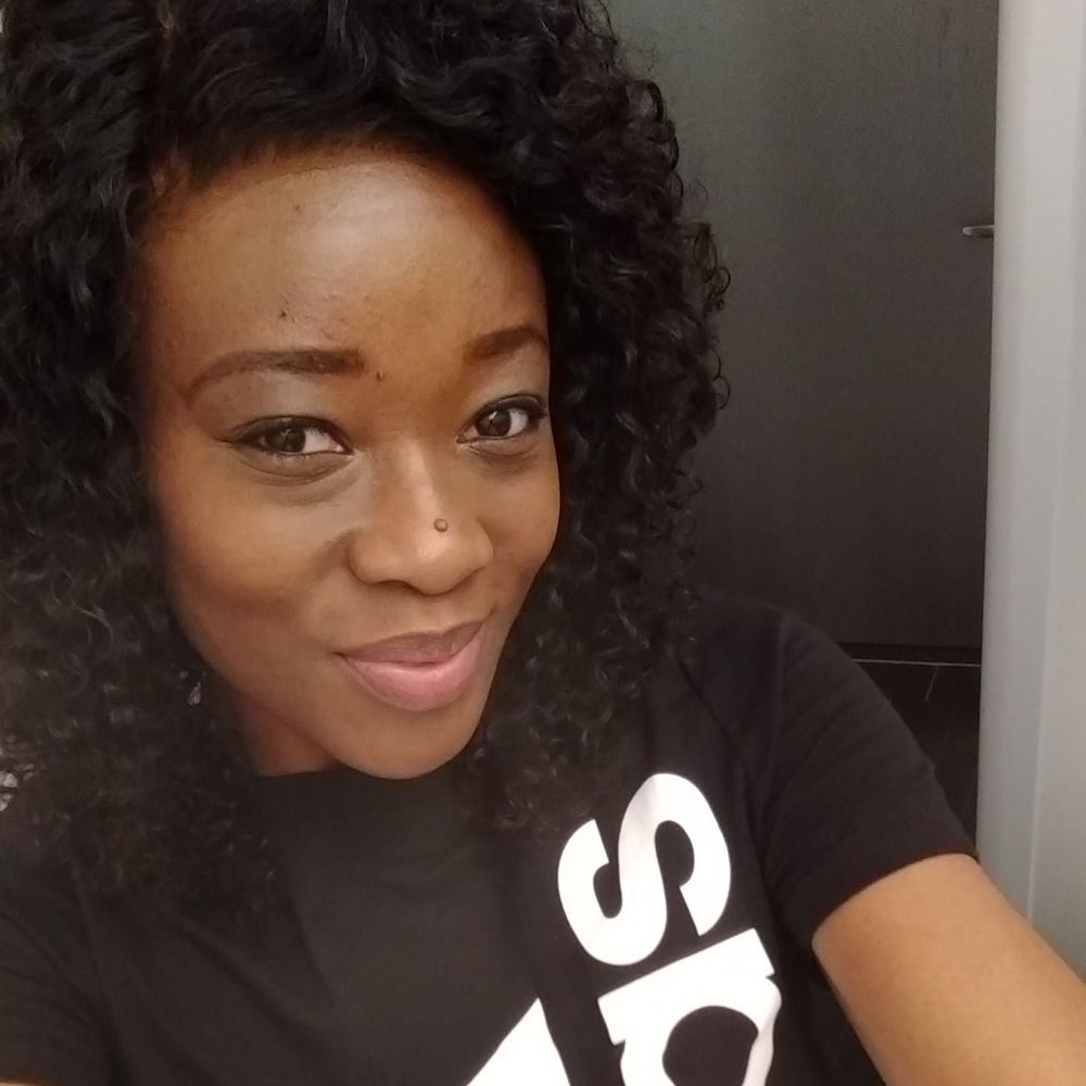 Meet your Posher, Yvette
